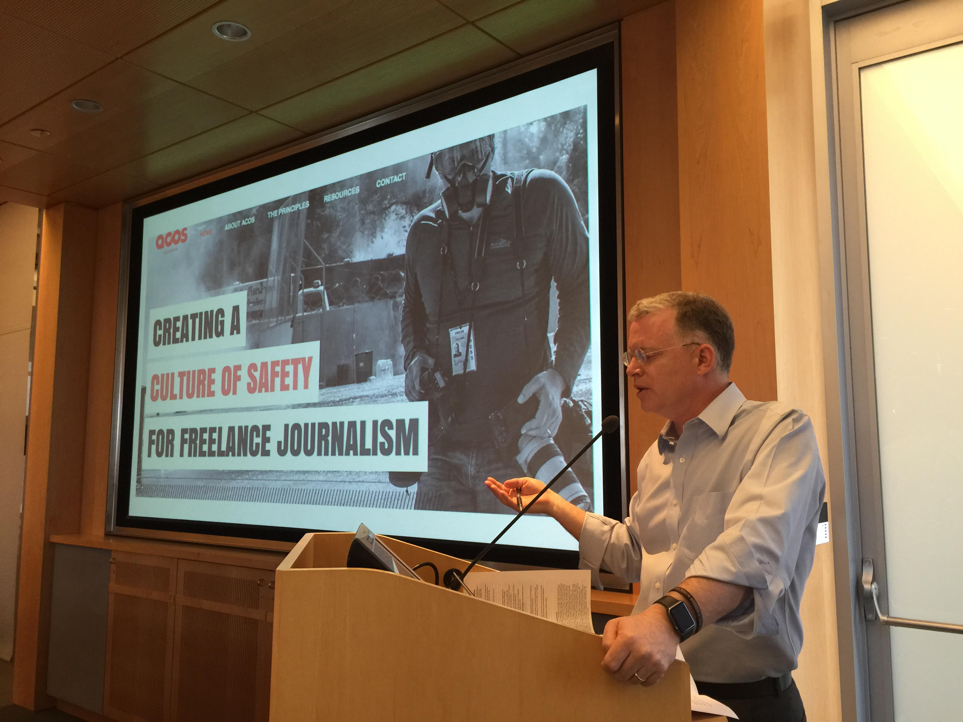 David Rohde, national security investigations editor at Reuters, leads a session at the Foreign Editors Circle meeting hosted by The GroundTruth Project on May 13, 2016. (Charlie Sennott/GroundTruth)