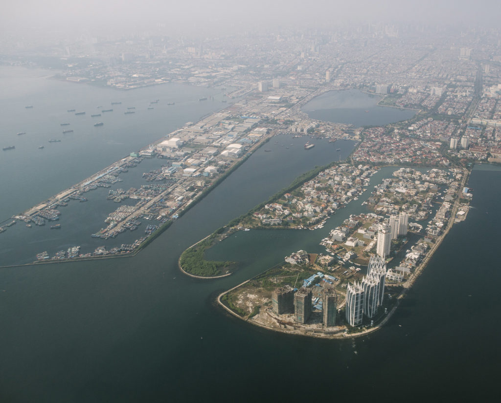 Nearly all the northern part of Jakarta is already located below sea level. (Photo by Muhammad Fadli)