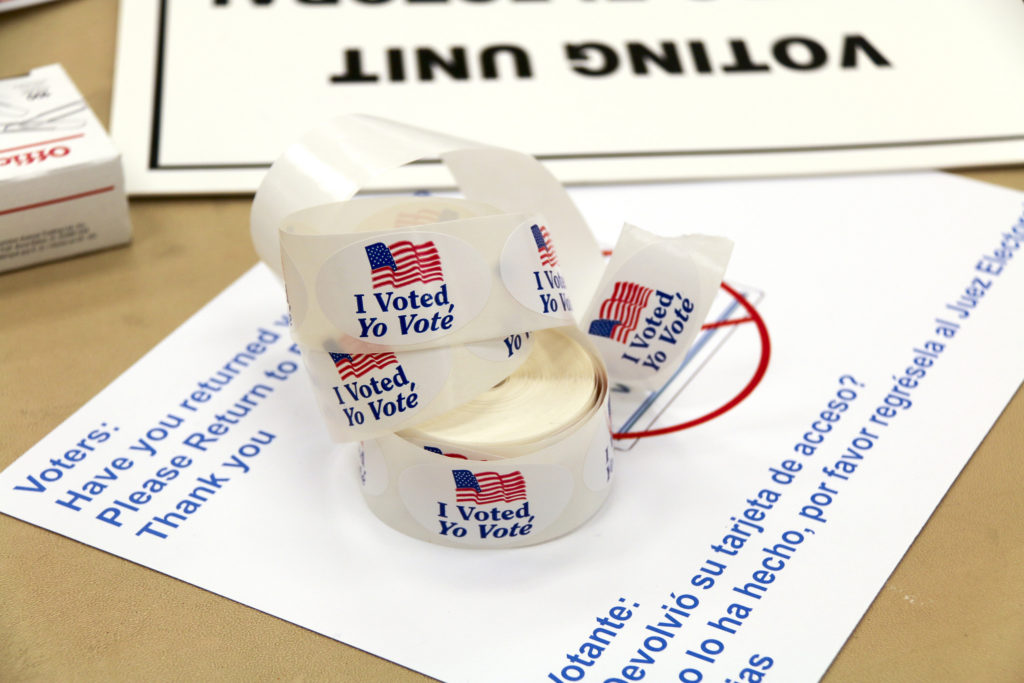 With the U.S. midterm elections around the corner, reporters will be quoting poll results. Here's a checklist to assess the quality of polls and surveys. (OSCE/Flickr)
