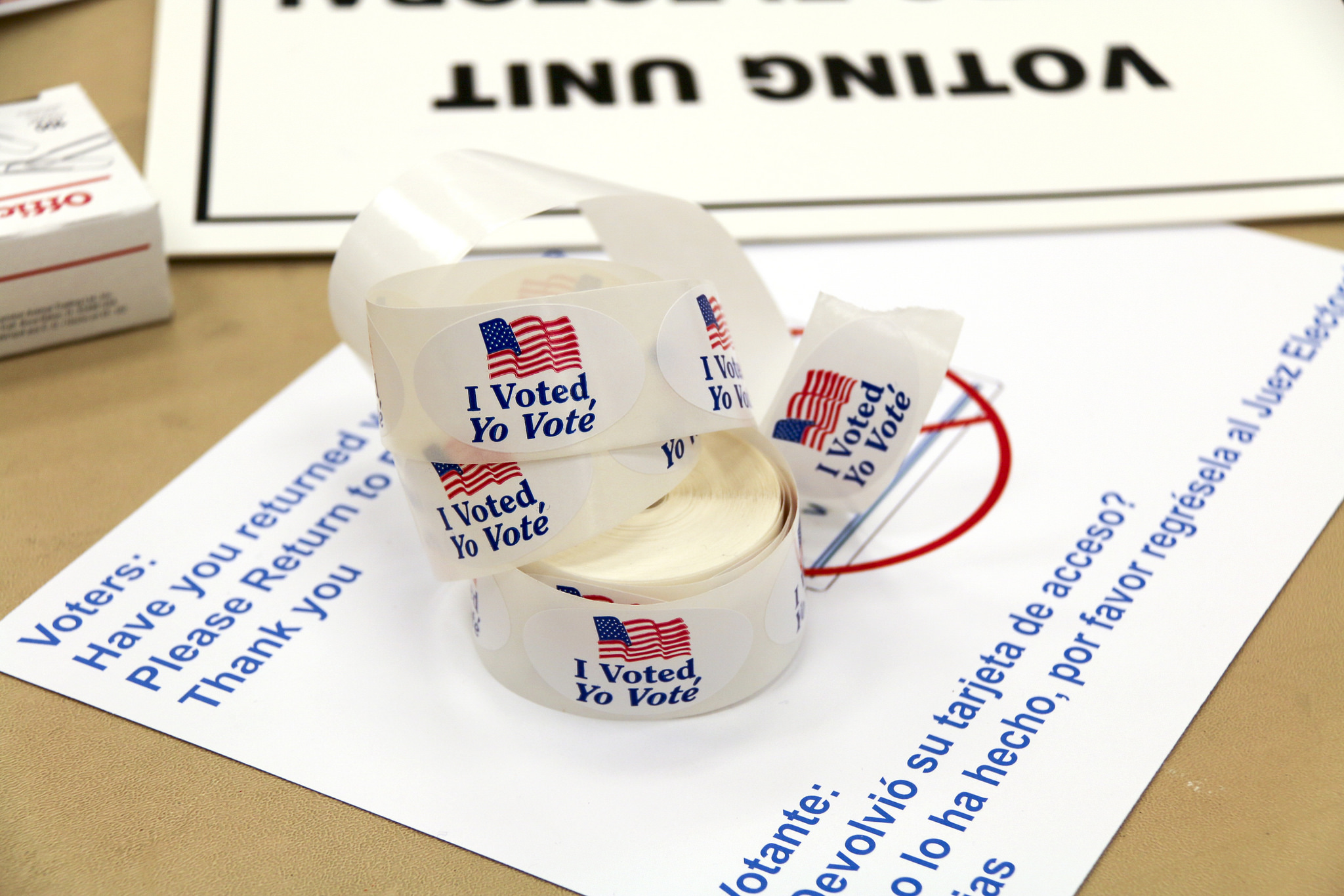 With the U.S. midterm elections around the corner, reporters will be quoting poll results. Here's a checklist to assess the quality of polls and surveys. (OSCE/Flickr)