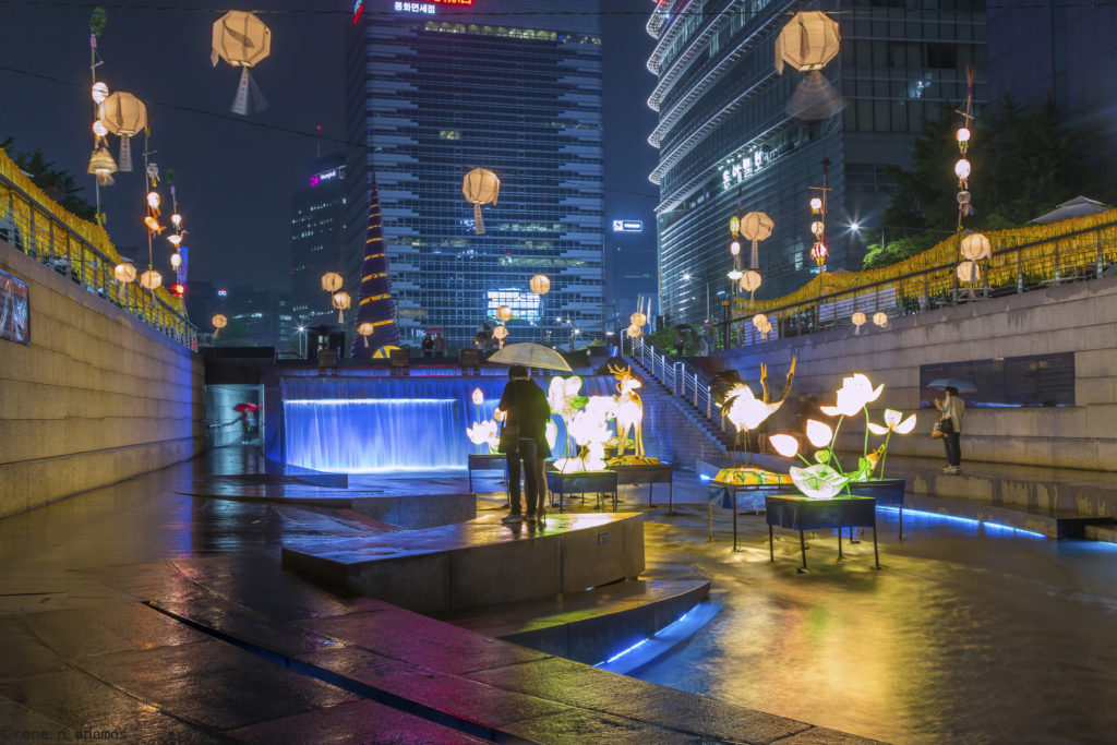 In a matter of decades, Seoul, South Korea was able to transform its economy. (Photo by Rene Adamos/Flickr Creative Commons)