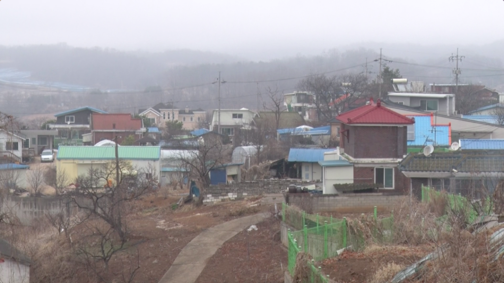 From the hills of Tongil Chon, North Korea is within sight. (Ryan Thompson/GroundTruth)
