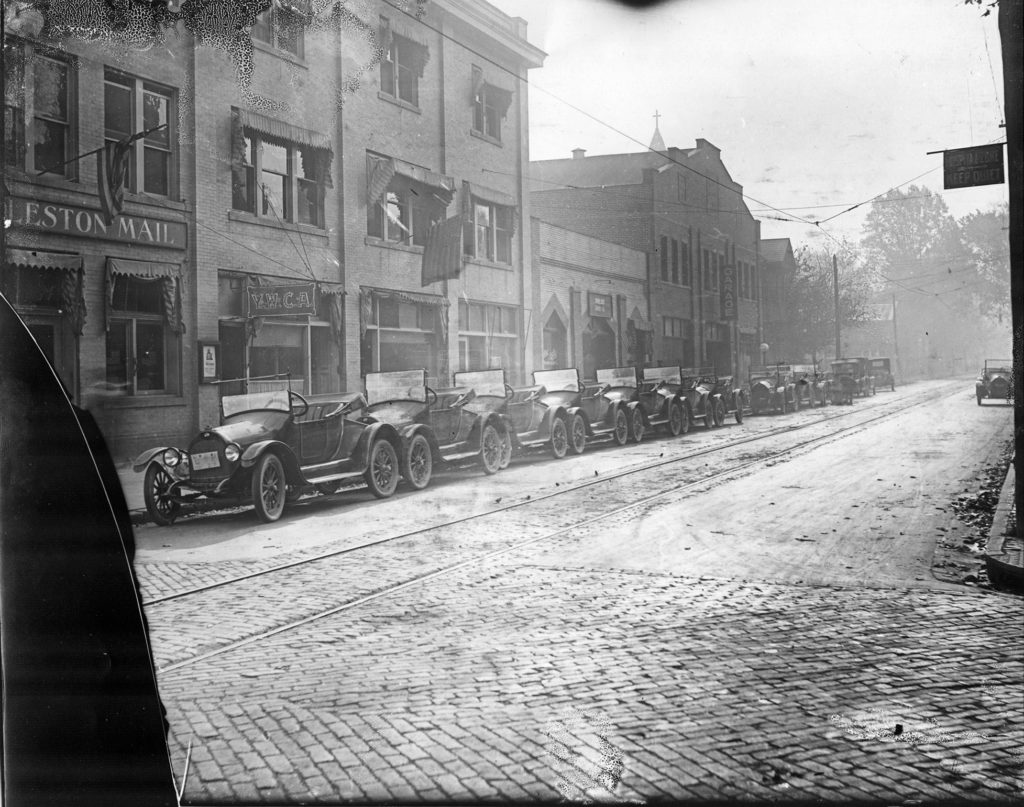 Virginia Street at McFarland Street, circa 1912. The Charleston Daily Mail, at left, moved across the street in 1927 into the building it currently occupies. (Archival image from Charleston Gazette-Mail / Courtesy of James D. Scarbro Jr.)